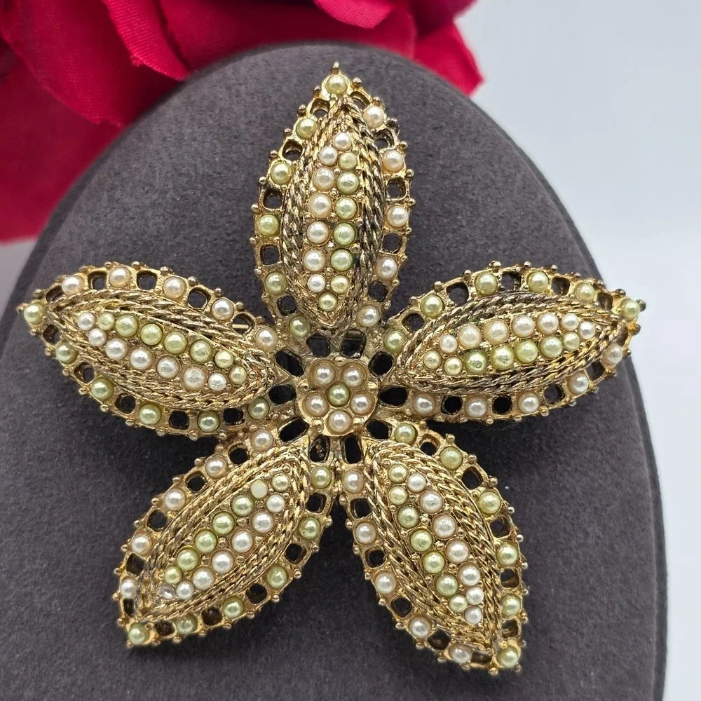 The Unbranded Brand vintage star